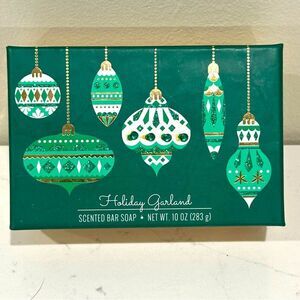 🩷3/$15🩷 Holiday Garland Scented Bar Soap 10 oz Creamy moisturizing lather